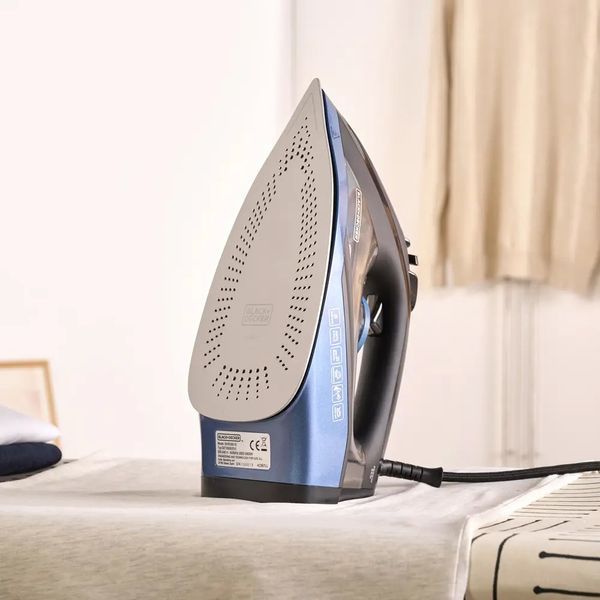 Праска BLACK+DECKER BXIR2801E BXIR2801E фото