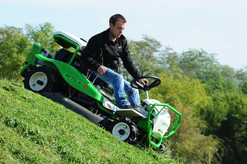 Універсальна газонокосарка-кущоріз Etesia Attila AK95 Attila AK95 фото