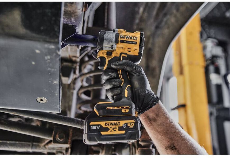 Ударный аккумуляторный бесщеточный гайковерт DeWALT DCF921P2G dcf921p2g фото