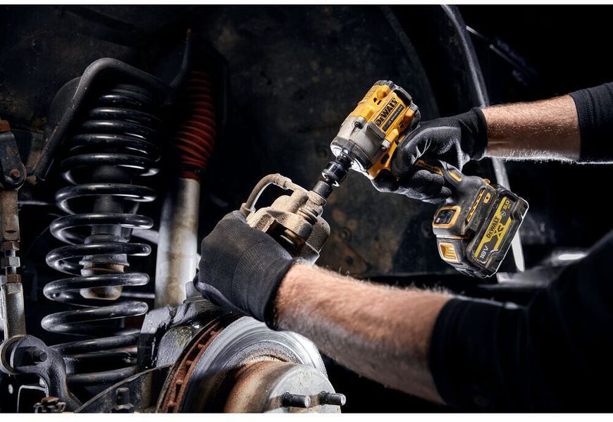 Ударный аккумуляторный бесщеточный гайковерт DeWALT DCF921P2G dcf921p2g фото