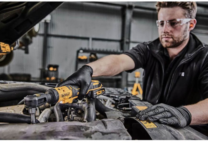Угловой гайковерт - аккумуляторный бесщеточный ключ-трещотка DeWALT DCF512N dcf512n фото