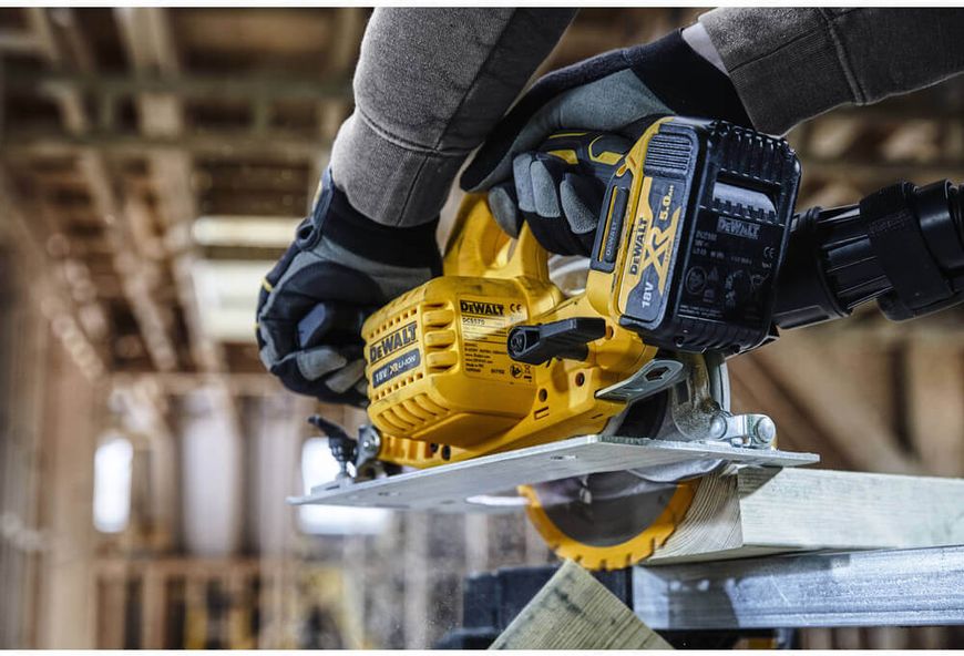 Аккумуляторная дисковая пила DeWalt DCS570P2 DCS570P2 фото