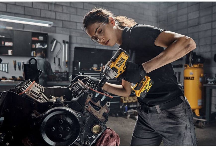 Ударный аккумуляторный бесщеточный DeWALT DCF892P2T dcf892p2t фото