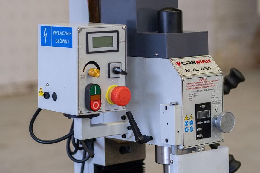 Фрезерный станок CORMAK HK-25L Vario HK-25L Vario фото Фрезерный станок CORMAK HK-25L Vario HK-25L Vario фото