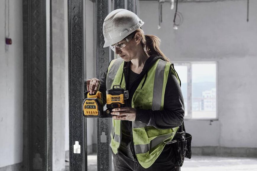 Лазерный линейный уровень DeWALT DCE089D1G18 dce089d1g18 фото