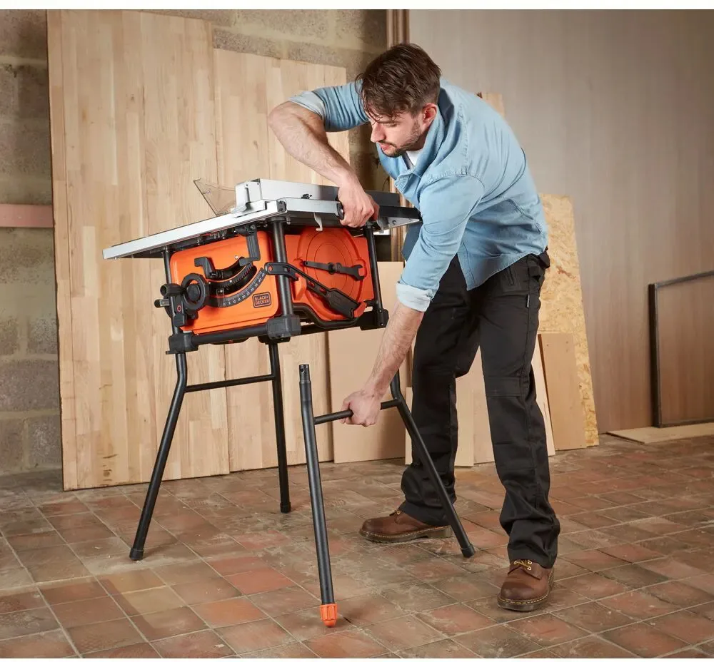 Циркулярная пила BLACK+DECKER BES720