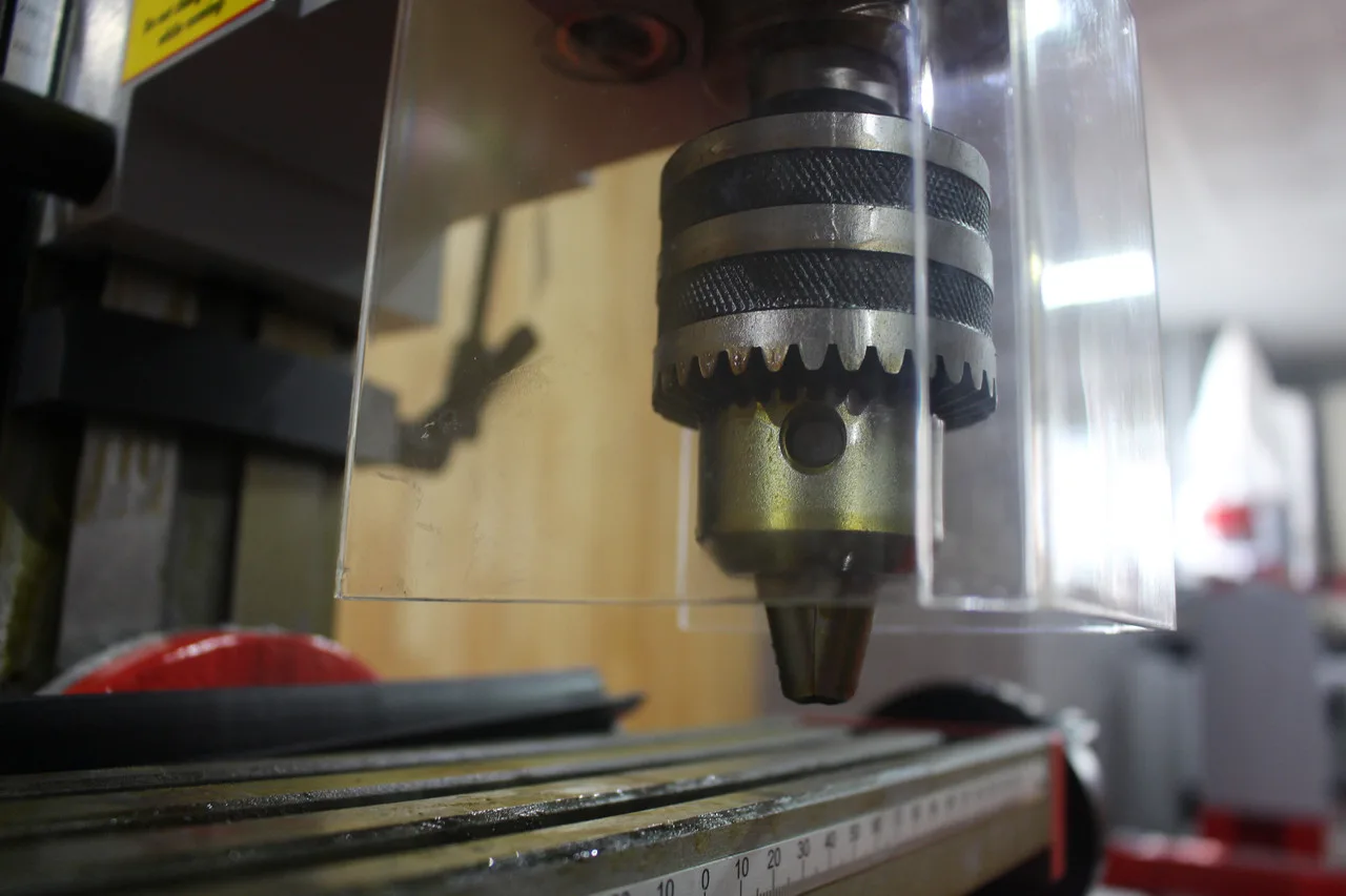 Фрезерный станок Holzmann BF 16V