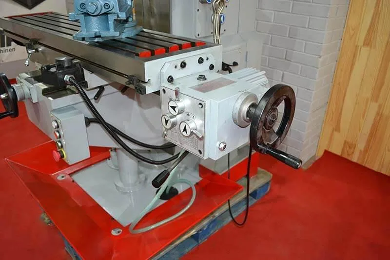 Фрезерный станок Hozmann BF 600D