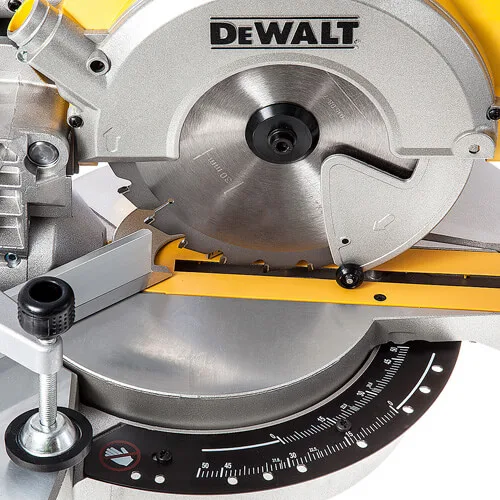 Пила торцовочная DeWalt DWS777