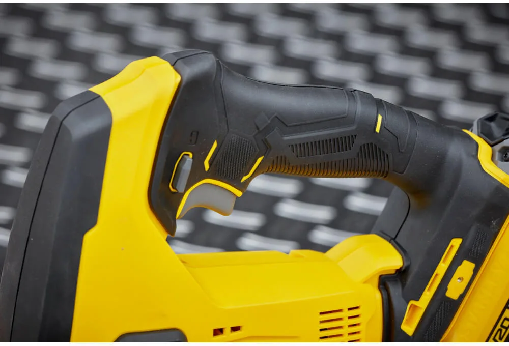 Пила торцювальна акумуляторна STANLEY FATMAX SFMCS701M1+SFMCS600B