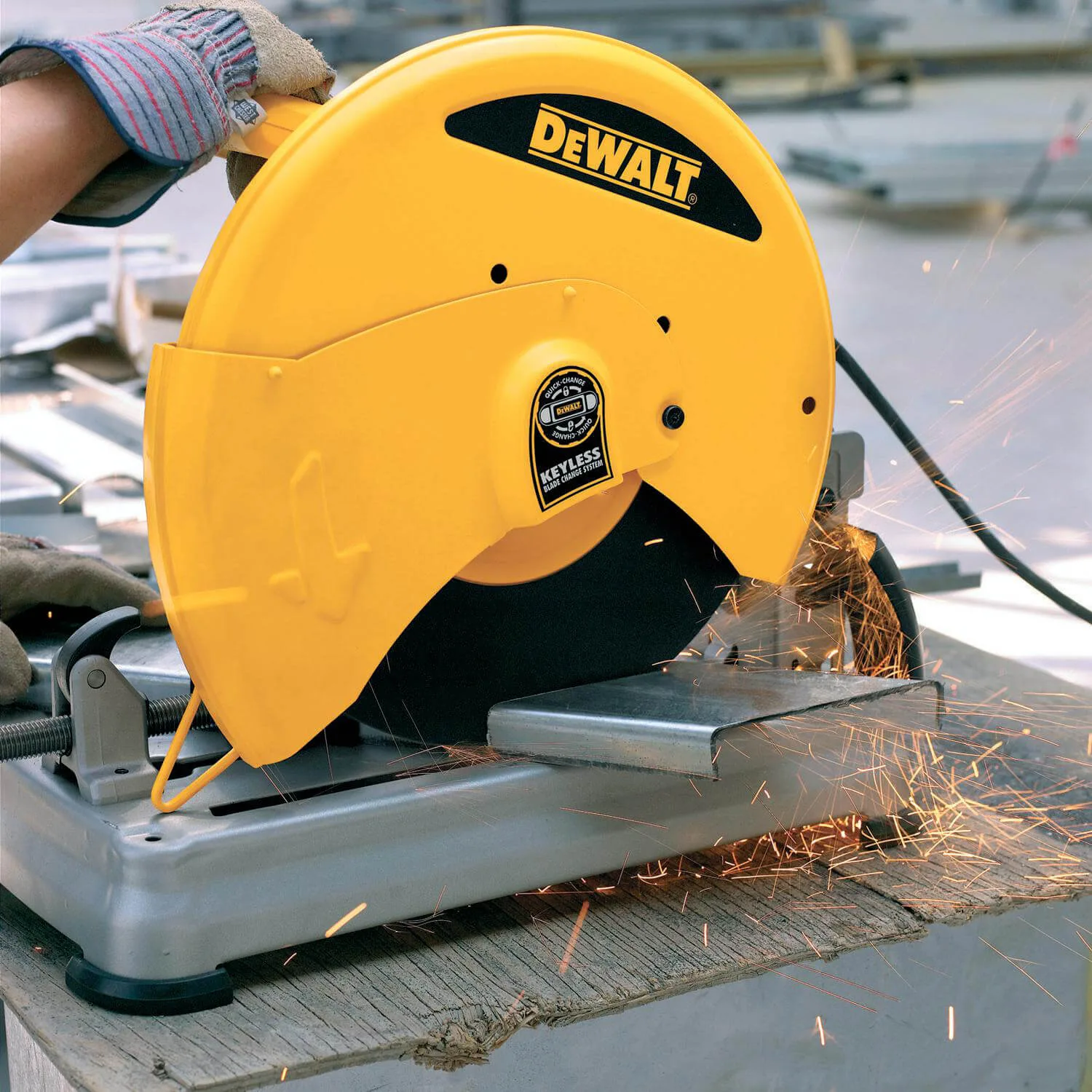 Пила відрізна по металу DeWalt D28715