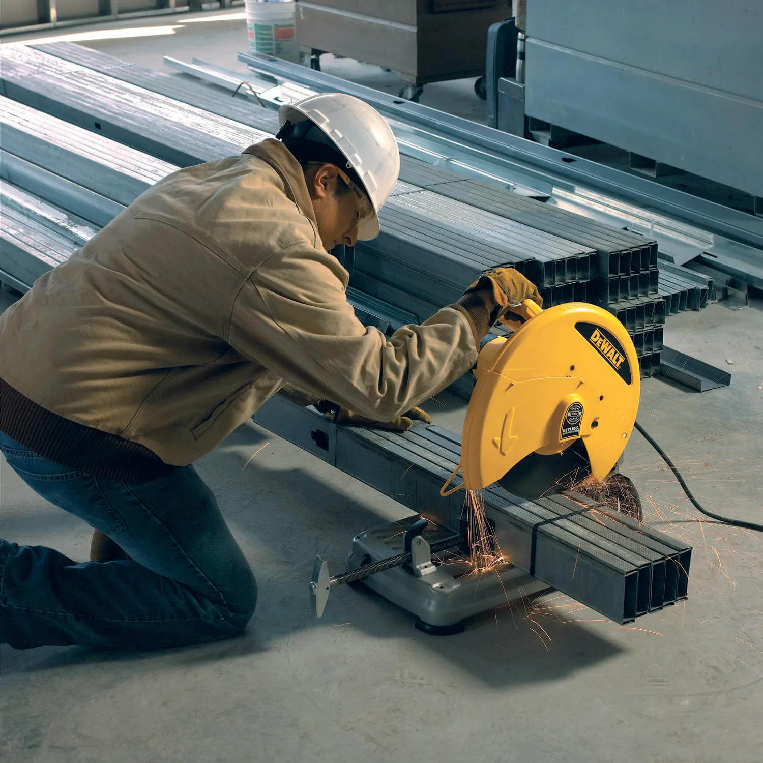 Пила відрізна по металу DeWalt D28715