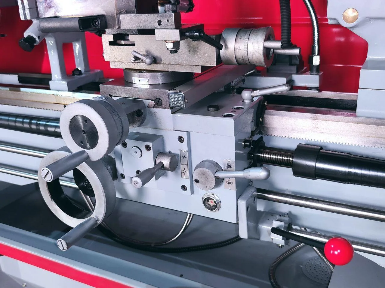 Токарный станок по металлу Holzmann ED1000SMART