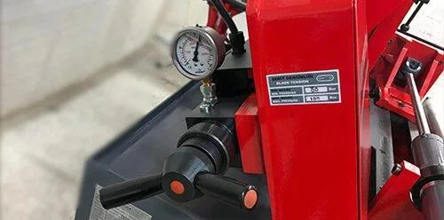 Полуавтоматическая ленточная пила по металлу Karmetal KDG 300x500
