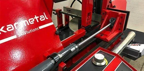 Полуавтоматическая ленточная пила по металлу Karmetal KDG 300x500