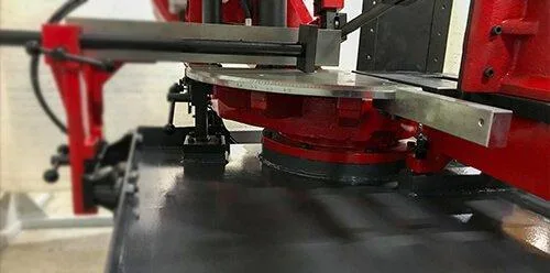 Полуавтоматическая ленточная пила по металлу Karmetal KDG 300x500