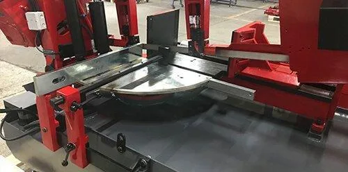 Полуавтоматическая ленточная пила по металлу Karmetal KDG 400x580