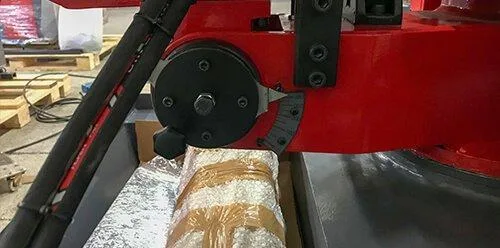 Напівавтоматична двоколонна стрічкова пила по металу Karmetal KDG 460x800 DM