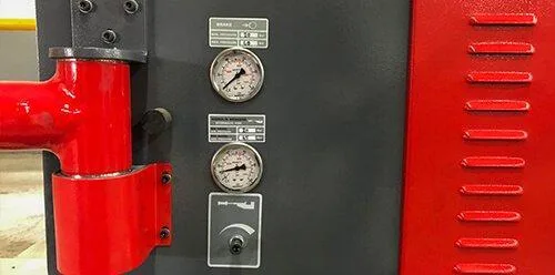 Напівавтоматична двоколонна стрічкова пила по металу Karmetal KDG 460x800 DM