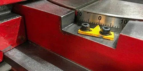 Ленточная пила по металлу Karmetal KMT CRAFT 220 x 250 DM