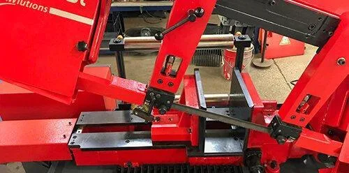 Полуавтоматическая ленточная пила по металлу Karmetal KSA 300x400