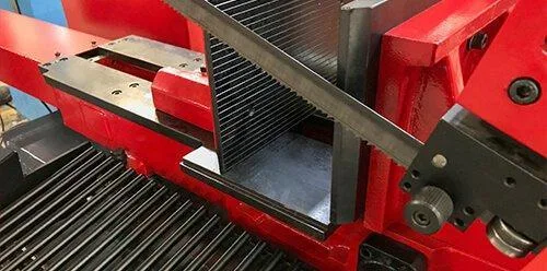 Полуавтоматическая ленточная пила по металлу Karmetal KSA 300x400