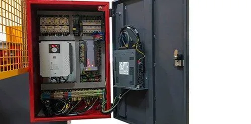 Автоматическая двухколонная ленточная пила по металлу Karmetal WOS 600x700
