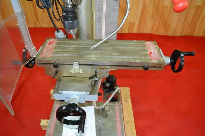 Сверлильно-фрезерный станок Holzmann ZX 40PC