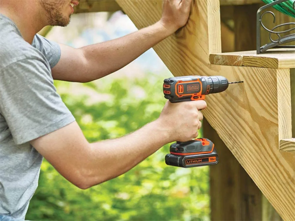 Шуруповерт BLACK+DECKER BDCDC18KB