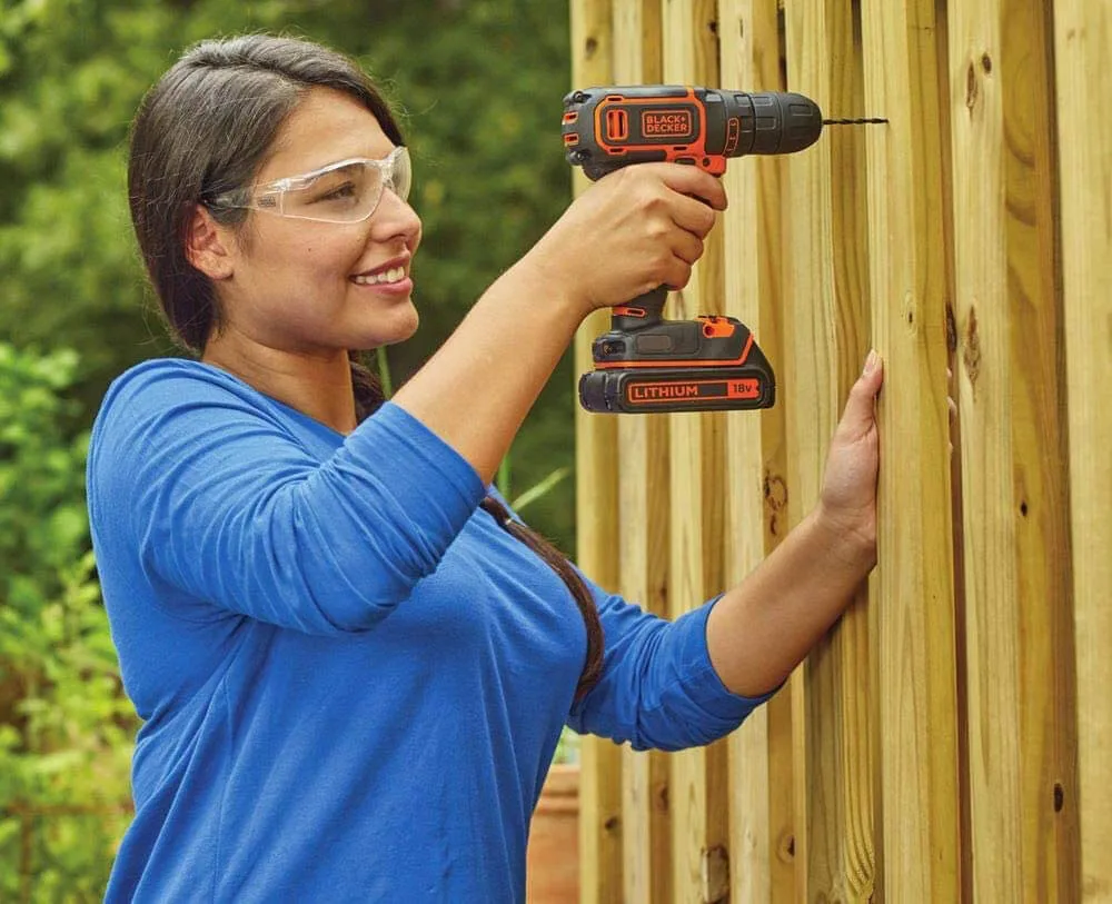 Шуруповерт BLACK+DECKER BDCDC18KB