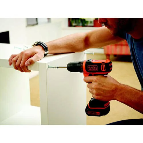 Шуруповерт BLACK+DECKER BDCDD12