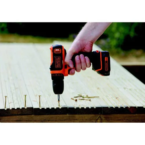 Шуруповерт BLACK+DECKER BDCDD12
