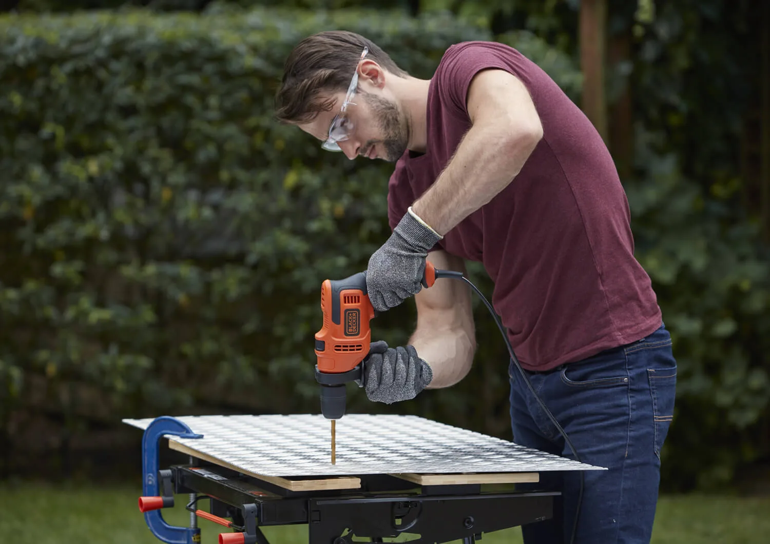 Дрель сетевая ударная BLACK+DECKER BEH200