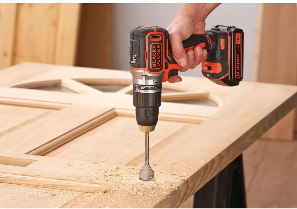 Ударная безщеточная аккумуляторная дрель-шуруповерт BLACK+DECKER BL188N.