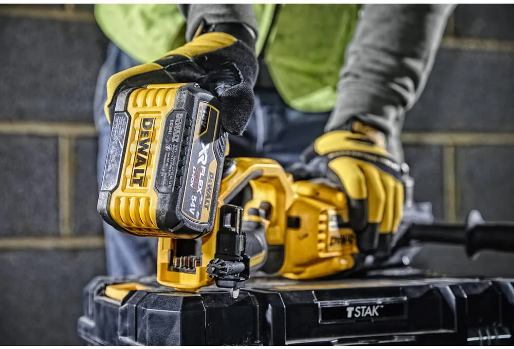 Аккумуляторная бесщеточная дрель DeWALT DCD470N