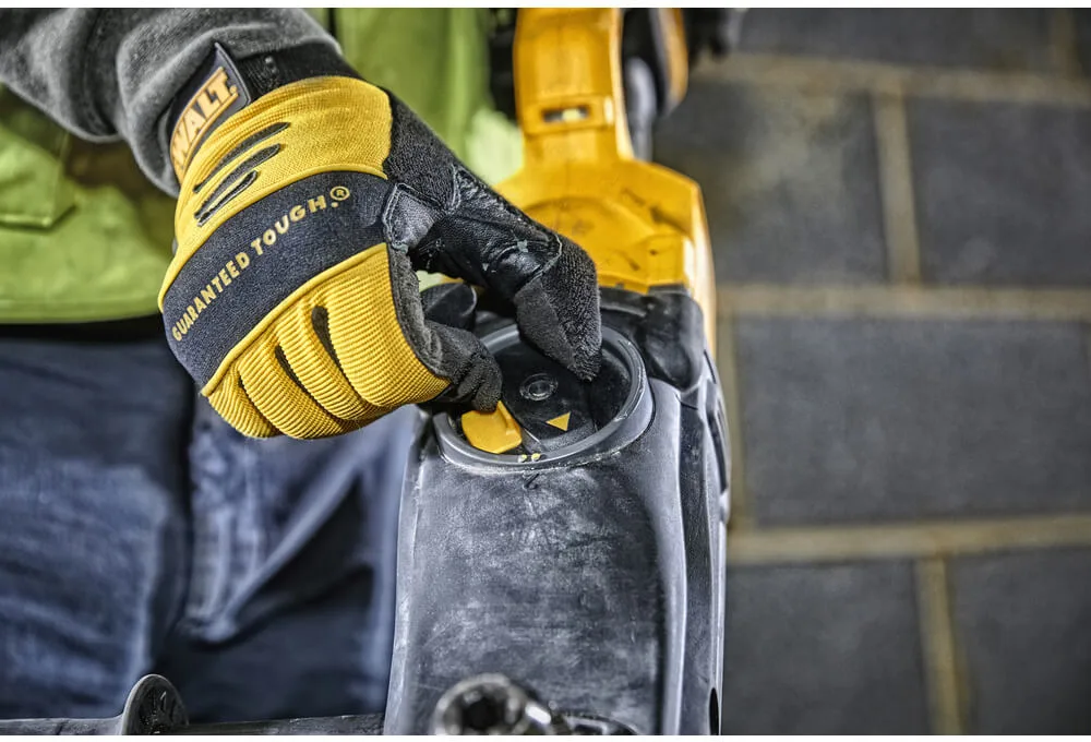 Аккумуляторная бесщеточная дрель DeWALT DCD470N