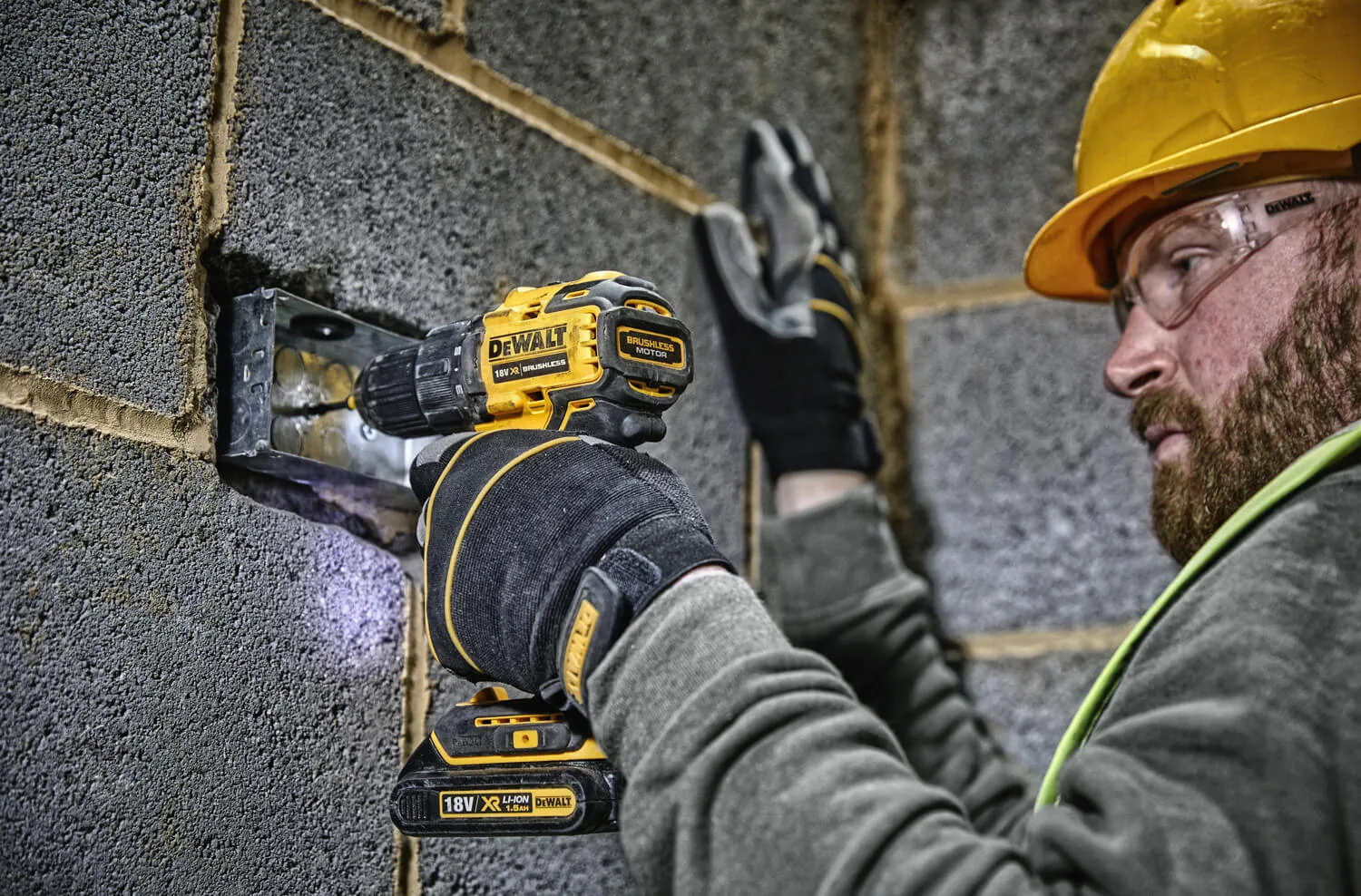 Аккумуляторный бесщеточный дрель-шуруповерт DeWALT DCD708N