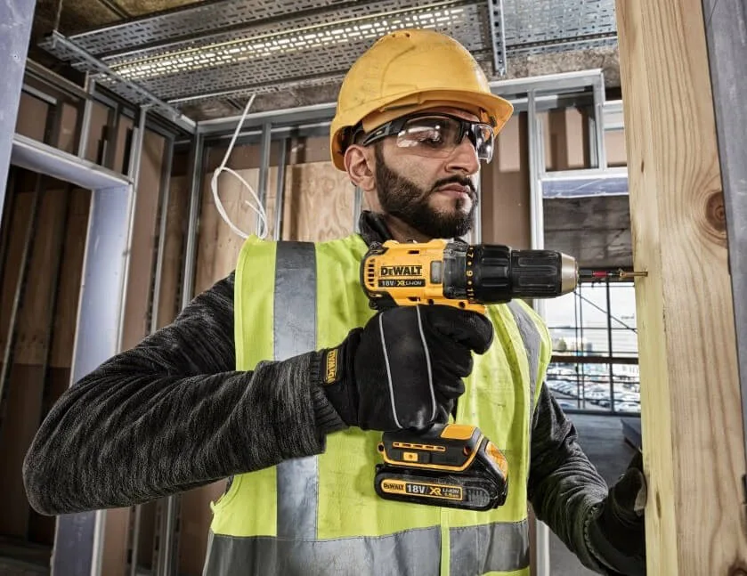 Аккумуляторный бесщеточный дрель-шуруповерт DeWALT DCD777D2T