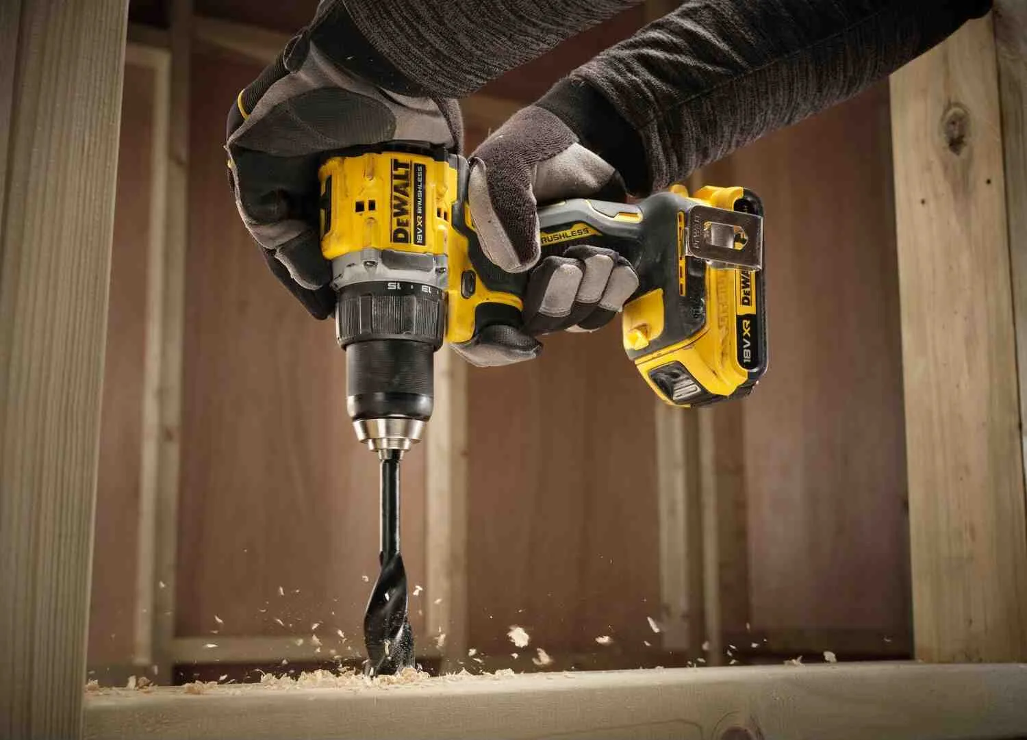 Аккумуляторный безщеточный дрель-шуруповерт DeWALT DCD794D2T