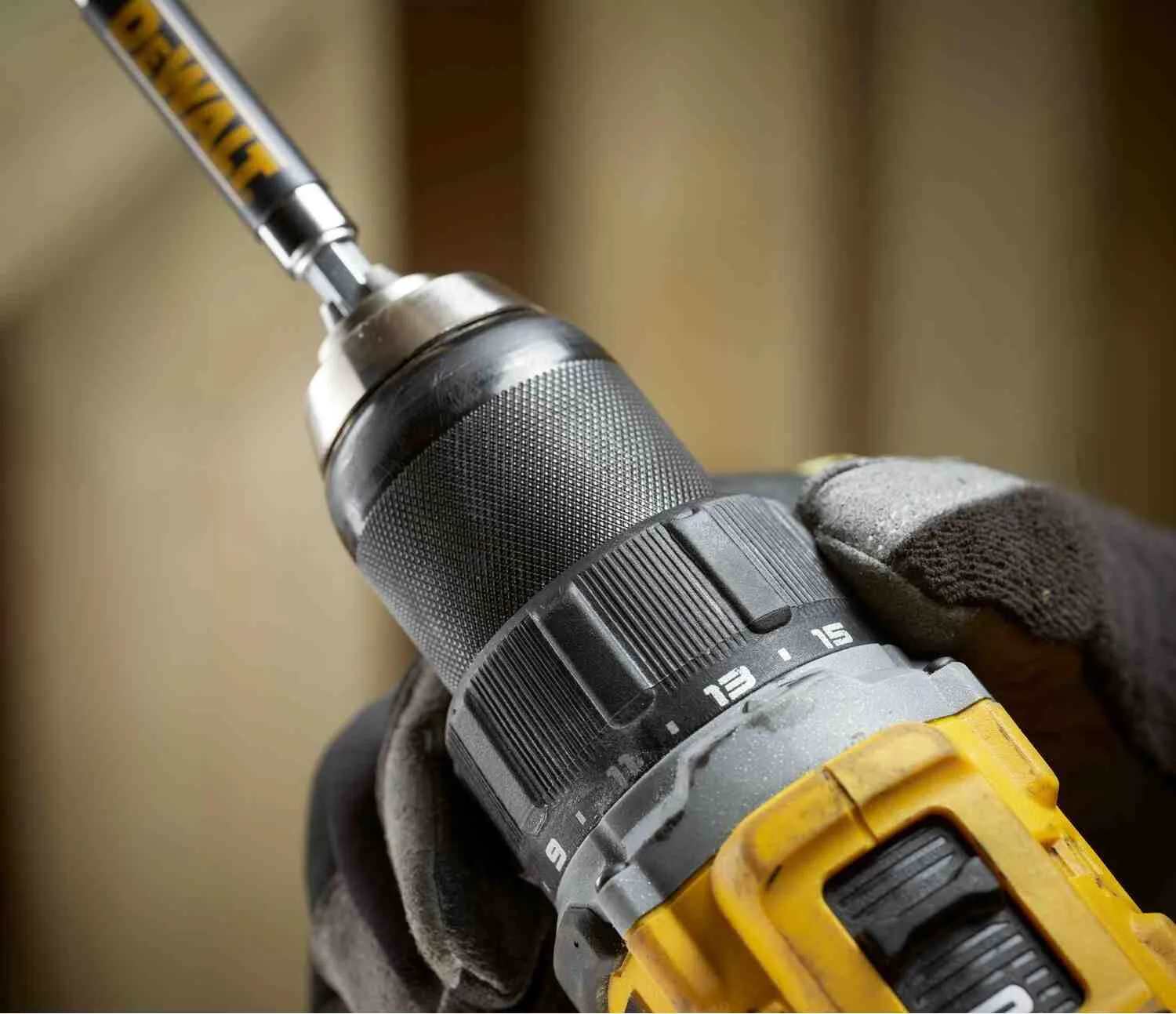 Аккумуляторный безщеточный дрель-шуруповерт DeWALT DCD794P2T
