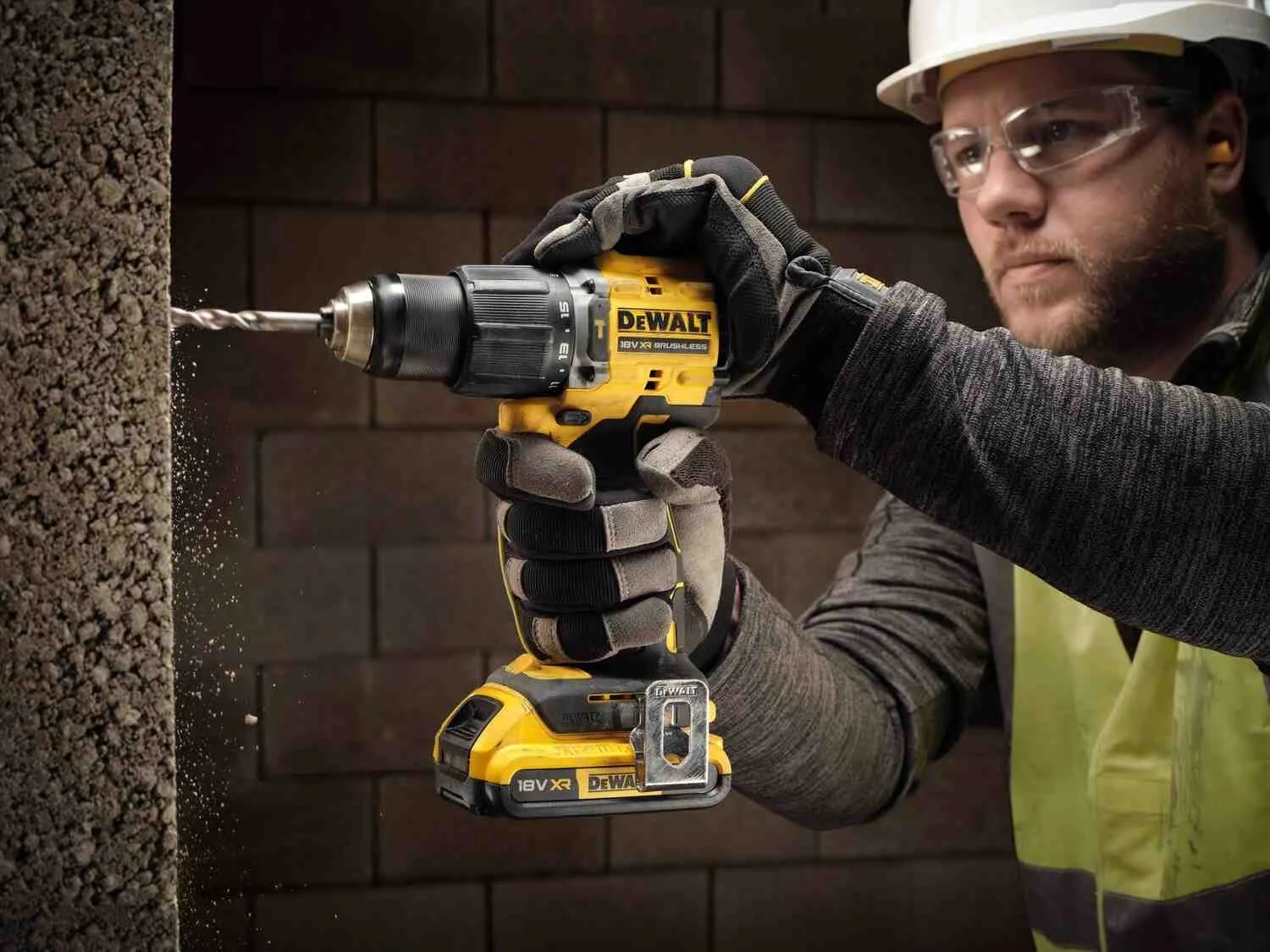Аккумуляторный бесщеточный ударный дрель-шуруповерт DeWALT DCD799D2T
