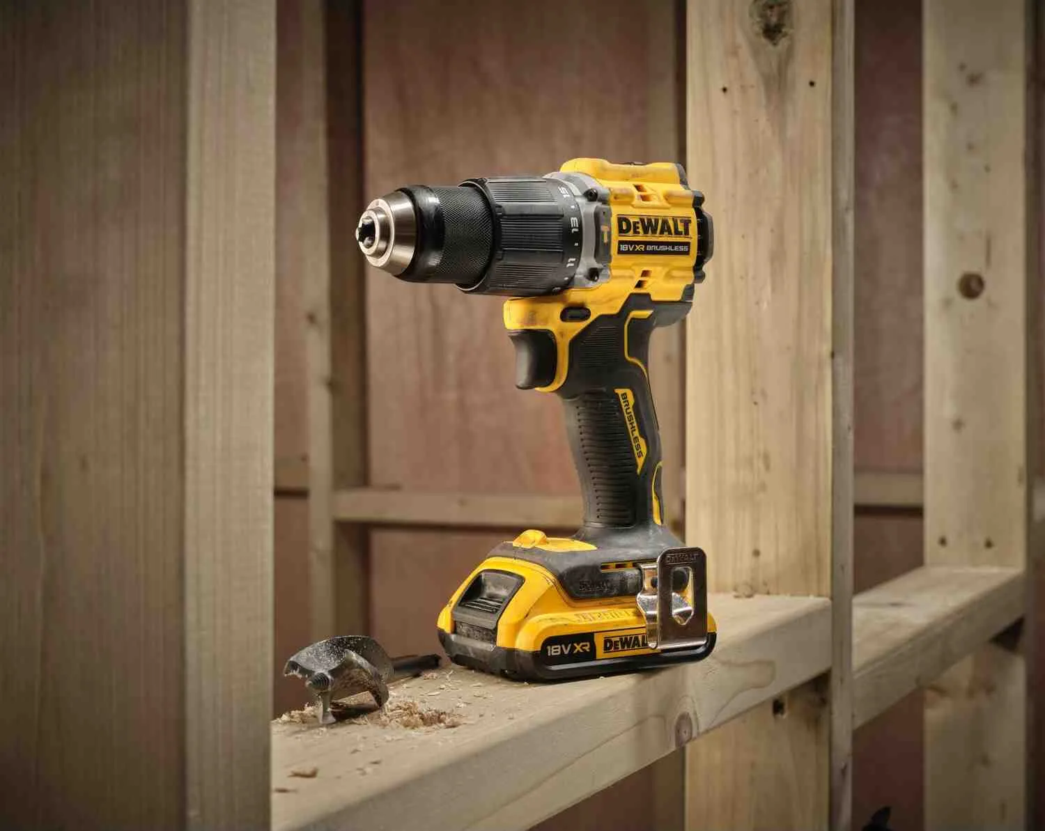 Аккумуляторный бесщеточный ударный дрель-шуруповерт DeWALT DCD799D2T