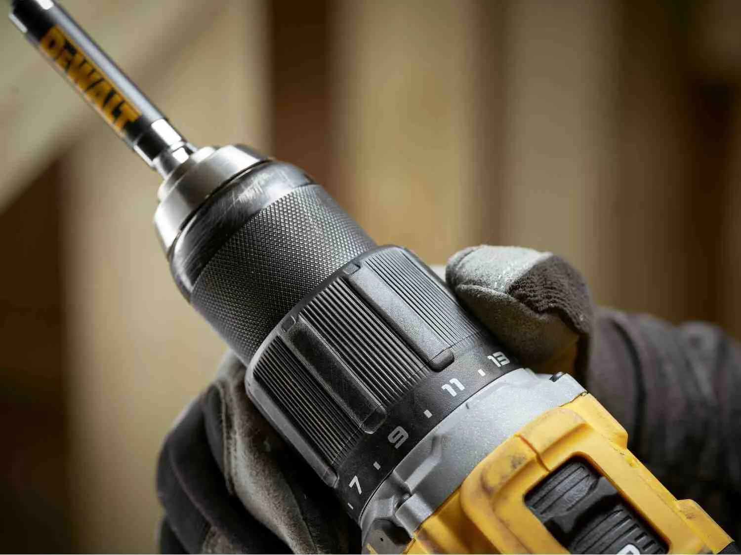 Аккумуляторный безщеточный ударный дрель-шуруповерт DeWALT DCD799P2T