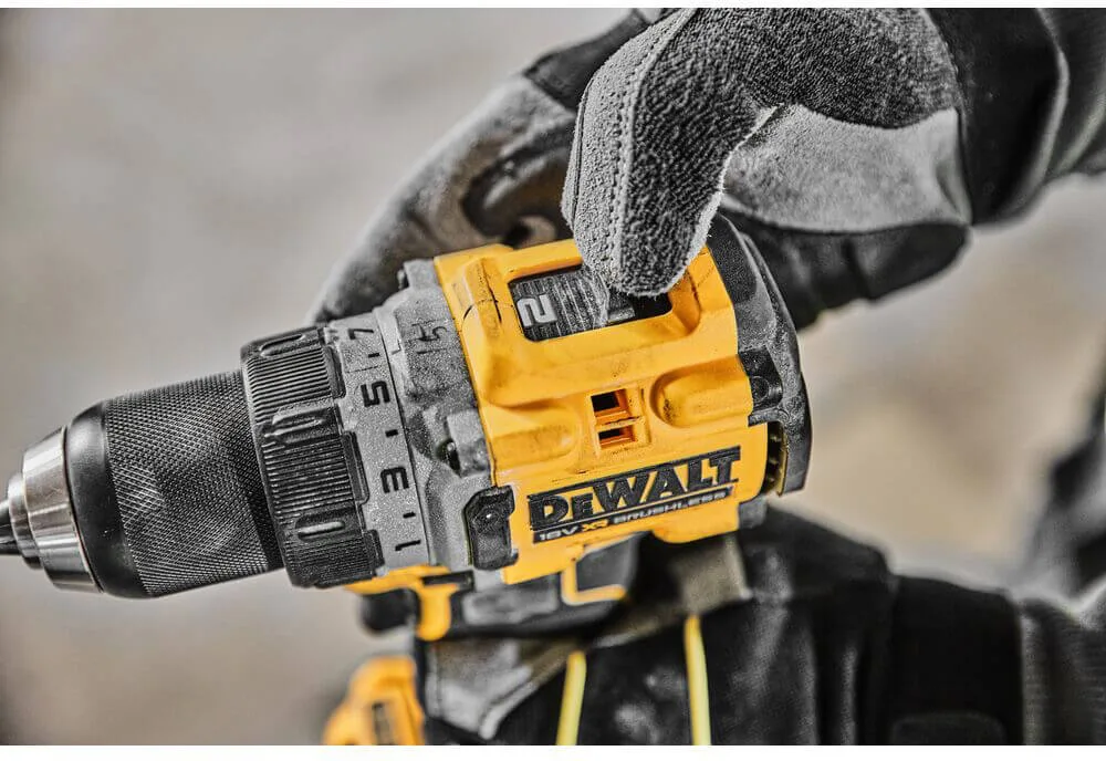 Аккумуляторный безщеточный дрель-шуруповерт DeWALT DCD800E1T