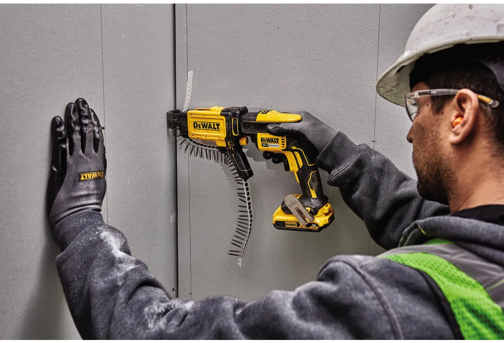 Аккумуляторный безщеточный шуруповерт DeWALT DCF620N