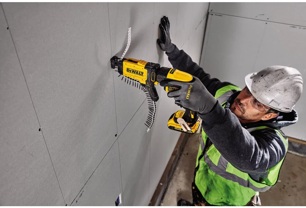 Аккумуляторный безщеточный шуруповерт DeWALT DCF620N