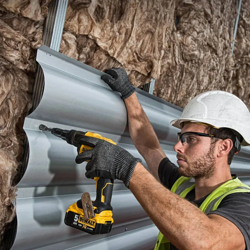 Аккумуляторный безщеточный шуруповерт DeWALT DCF622N