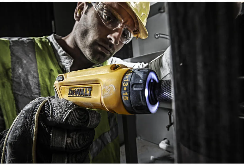 Аккумуляторный шуруповерт DeWalt DCF680G2