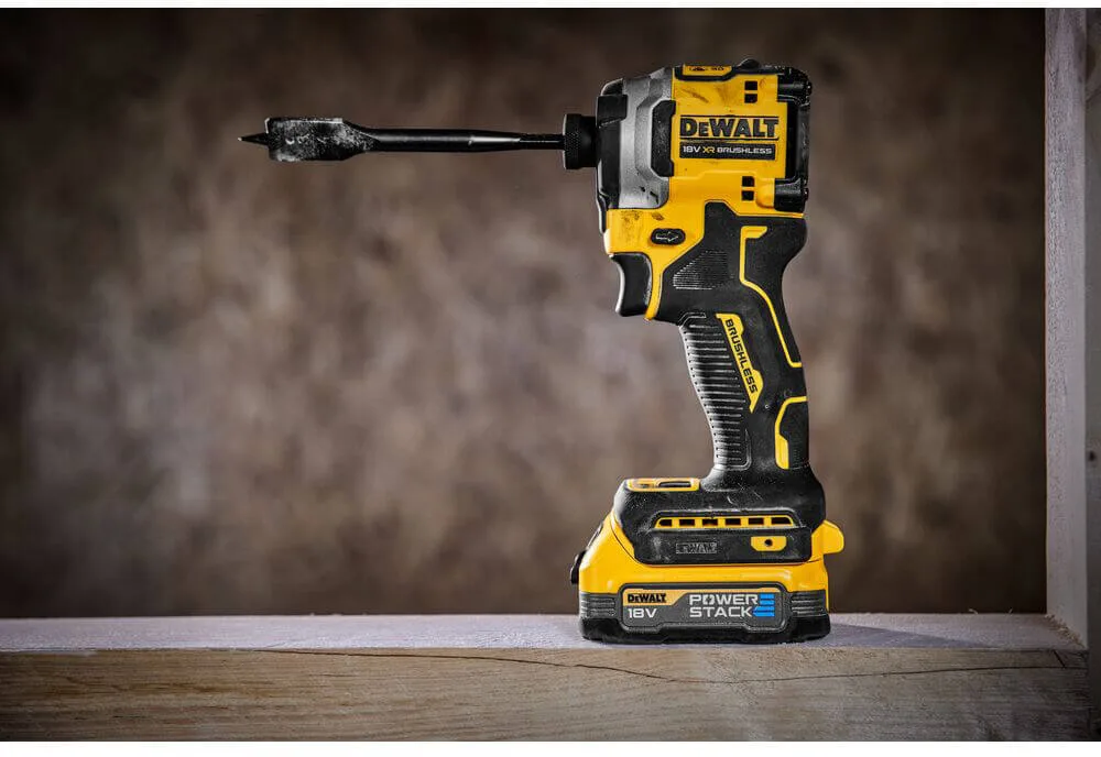 Аккумуляторный ударный безщеточный шуруповерт DeWALT DCF850E1T