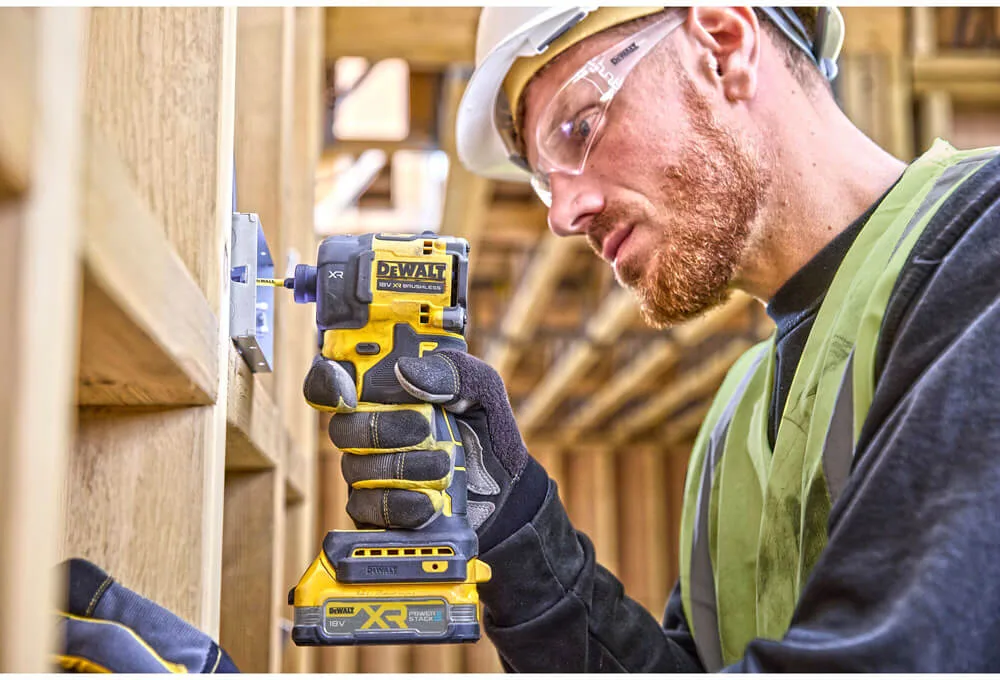 Аккумуляторный ударный гидравлический бесщеточный шуруповерт DeWALT DCF870N